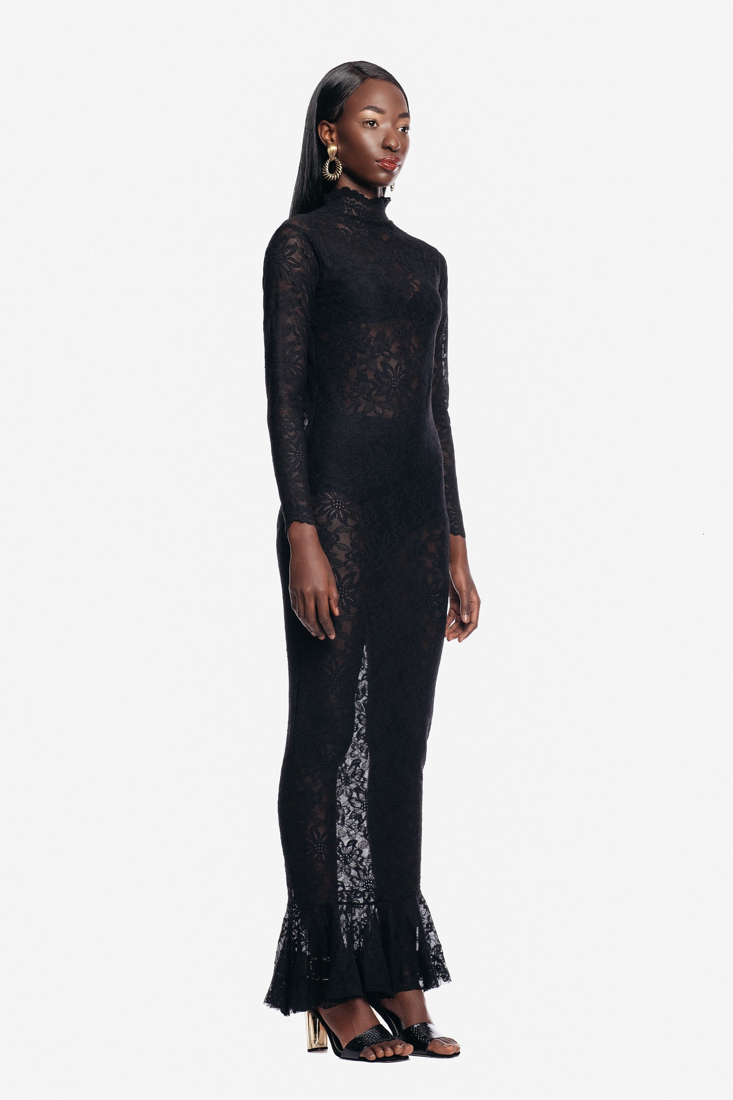 LACE STATEMENT DRESS IN BLACK
