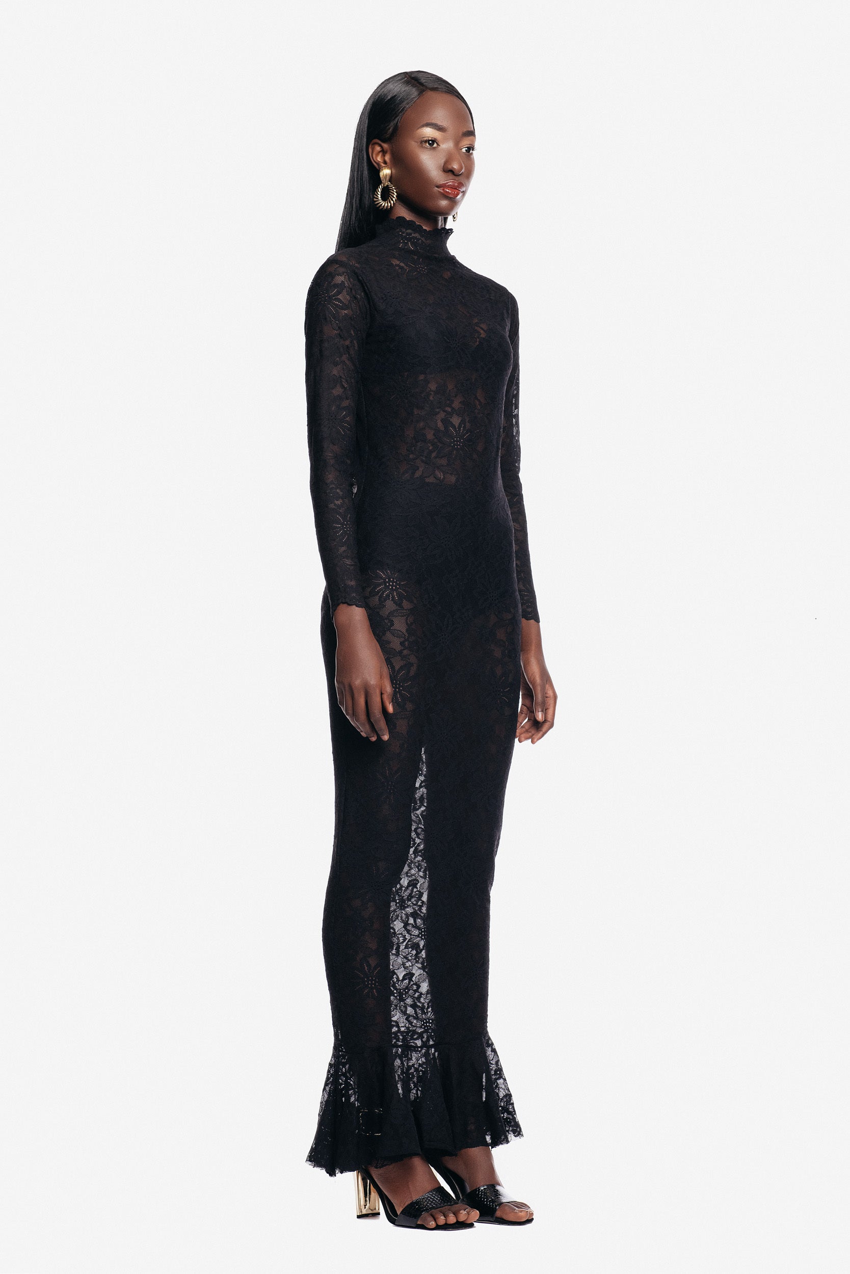 LACE STATEMENT DRESS IN BLACK