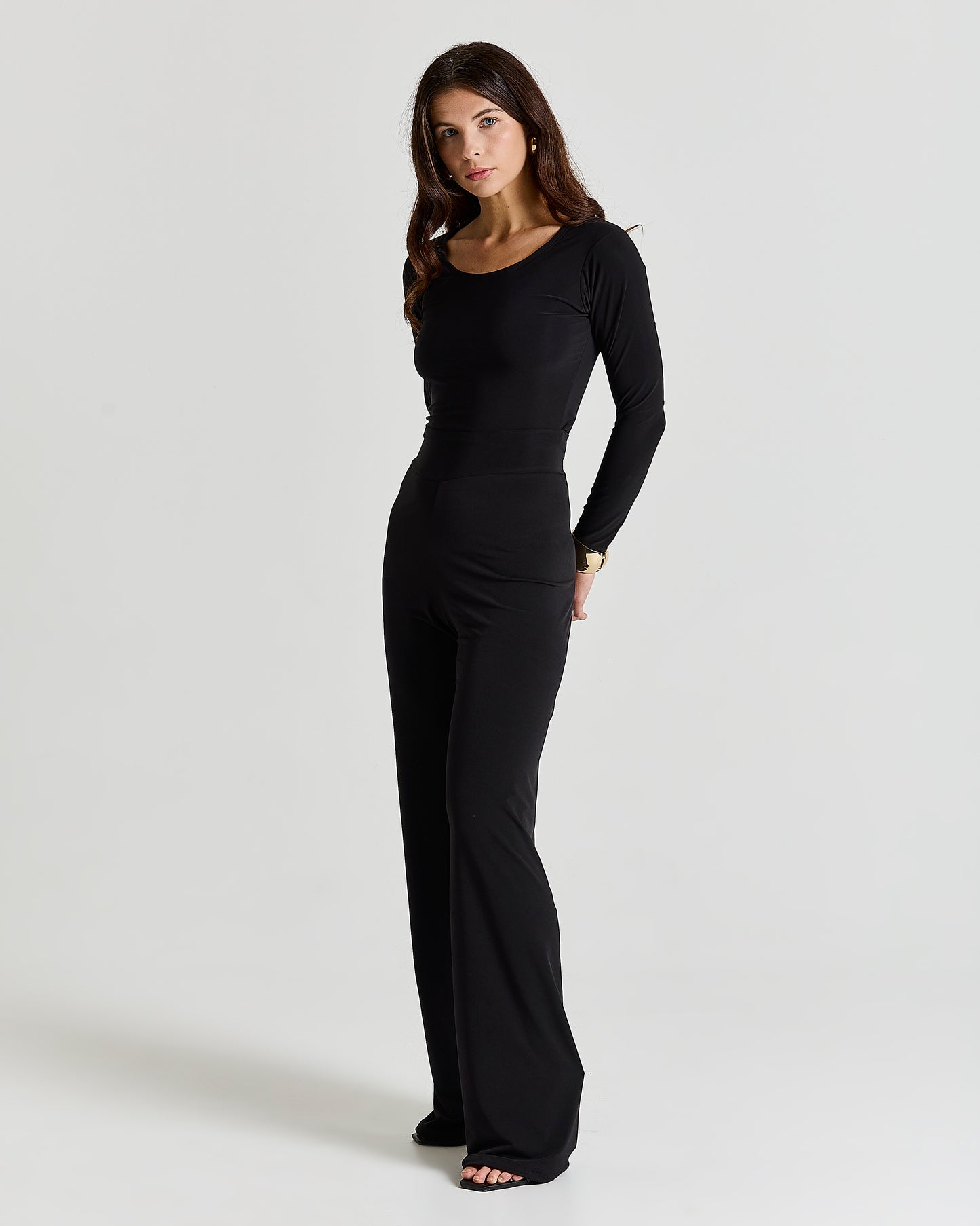 BASIC LONG SLEEVE TOP in Black