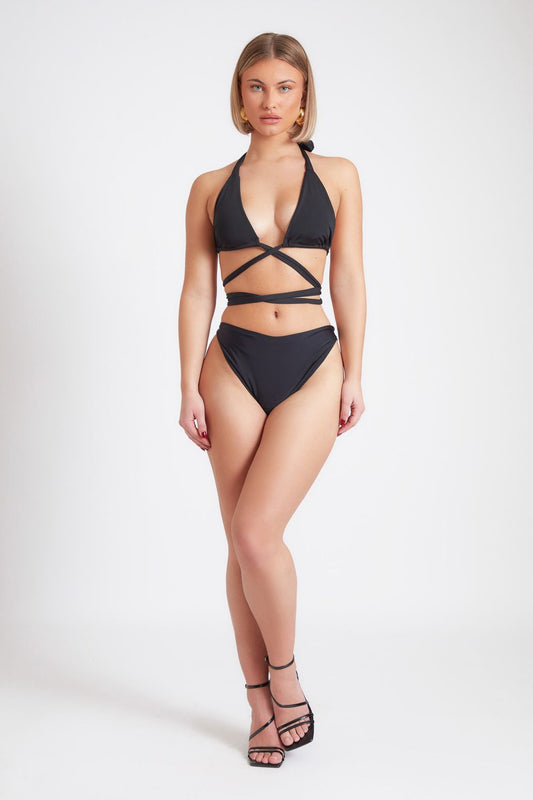 WRAP BIKINI IN BLACK