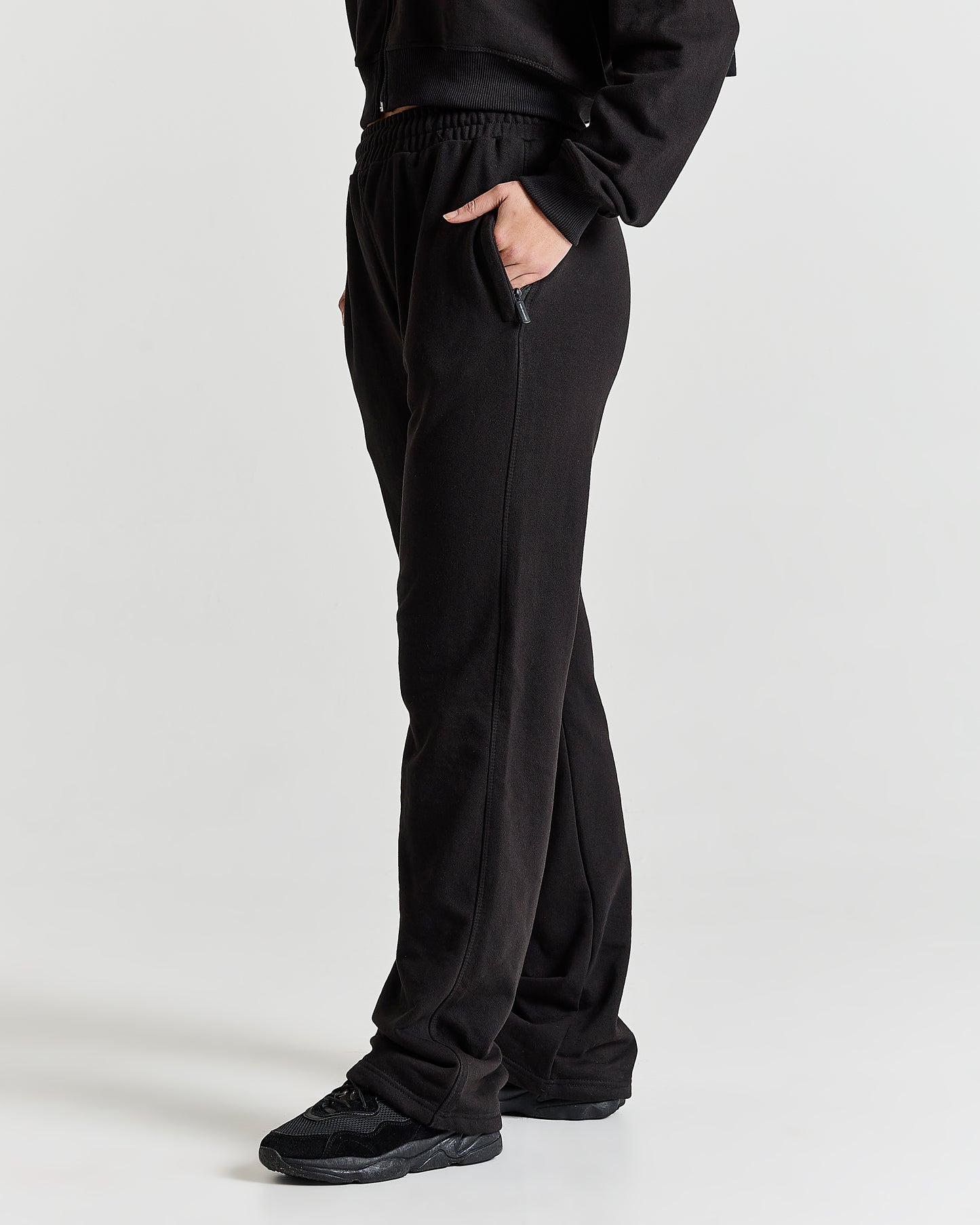 SAFARI Jogger in Black