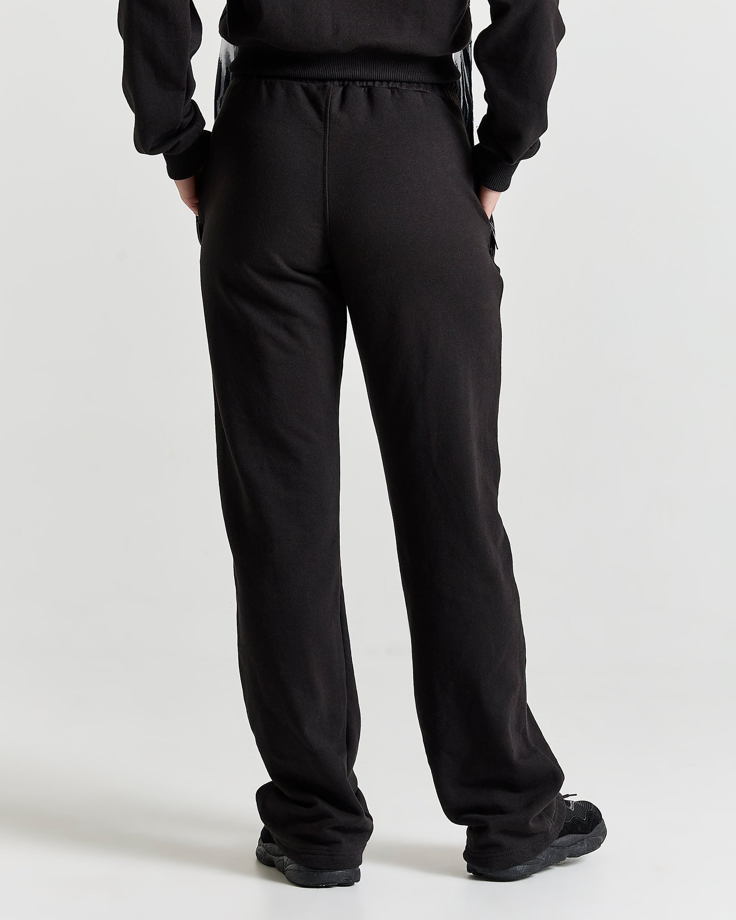 SAFARI Jogger in Black