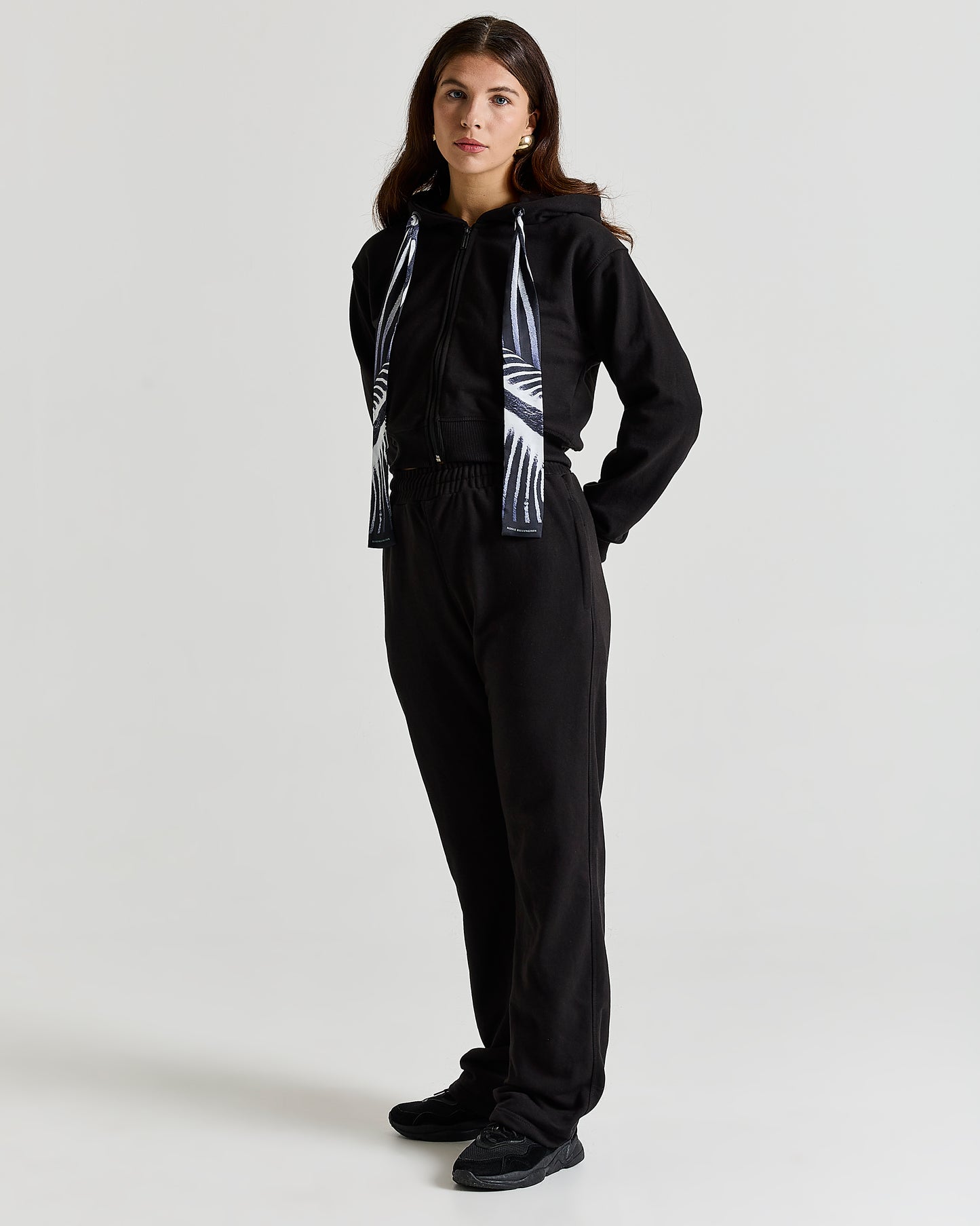 SAFARI Scarf Cropped Hoodie in Black